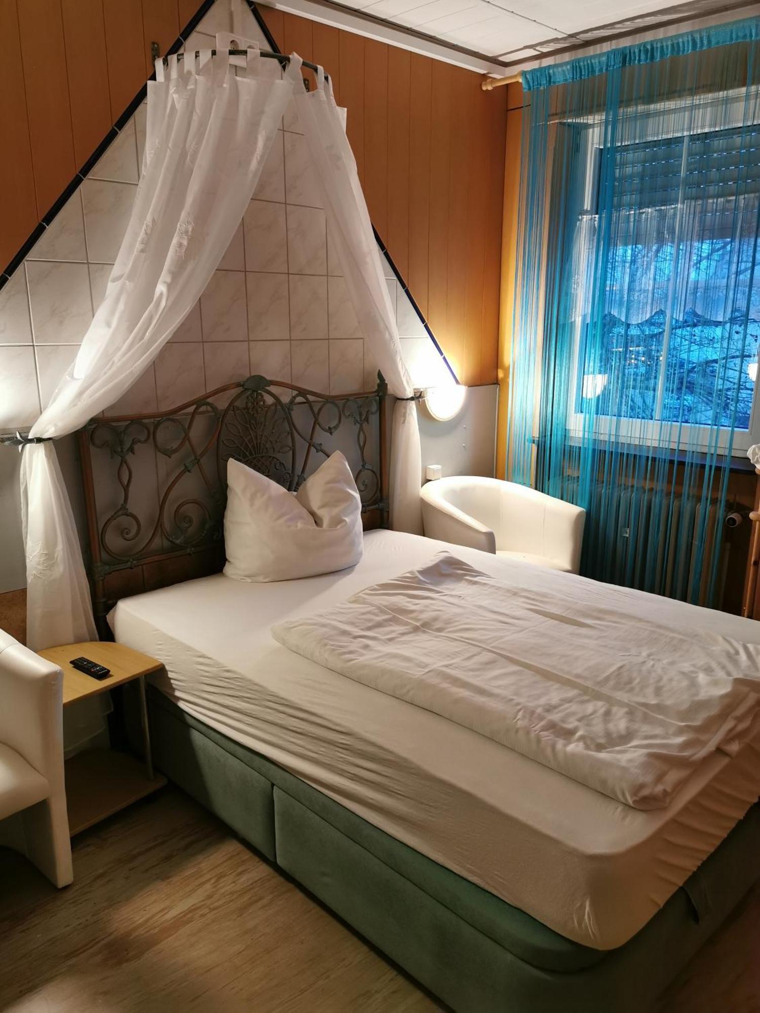 See Lord Hotel Kaiserslautern Værelse billede