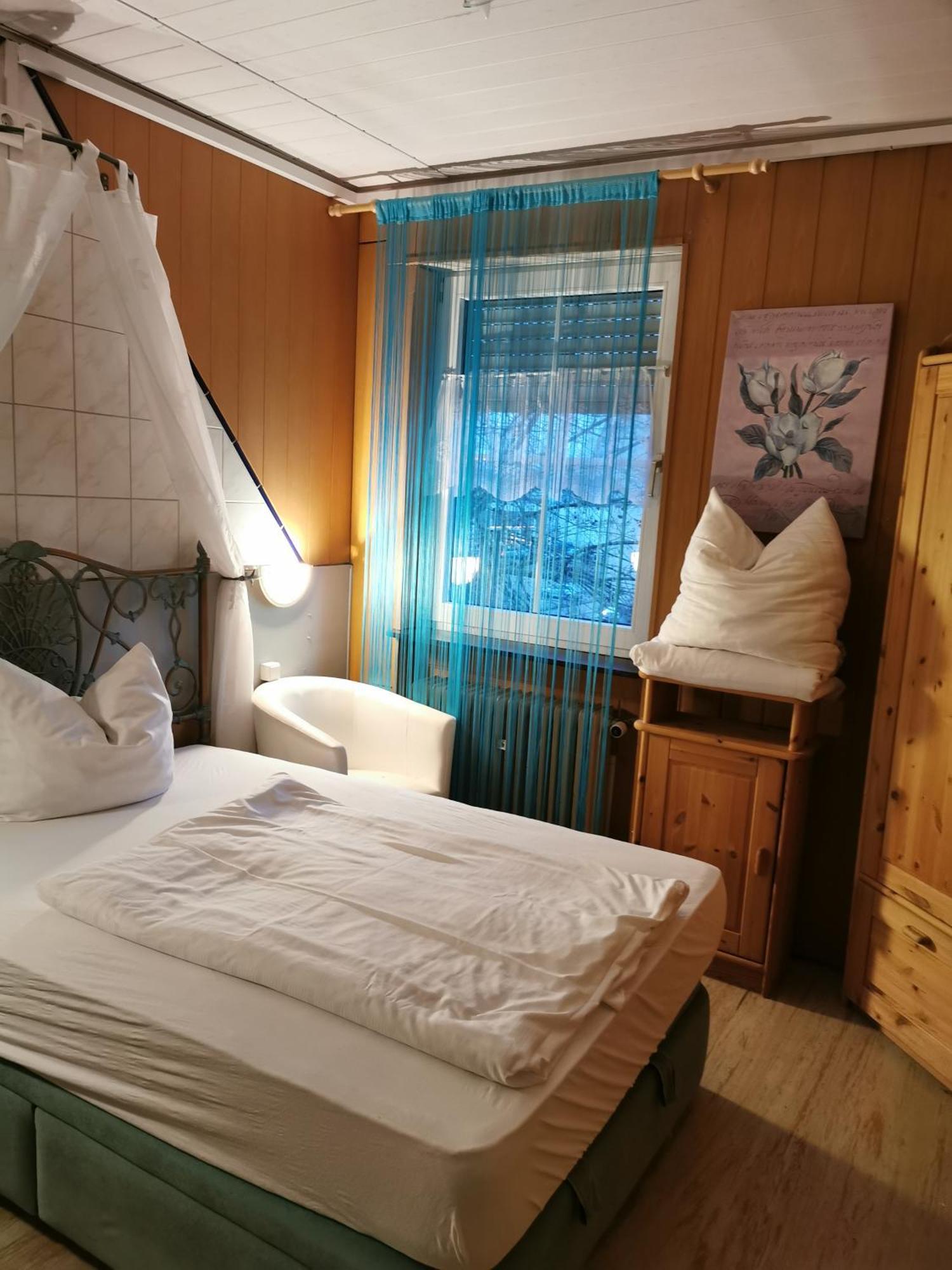 See Lord Hotel Kaiserslautern Værelse billede